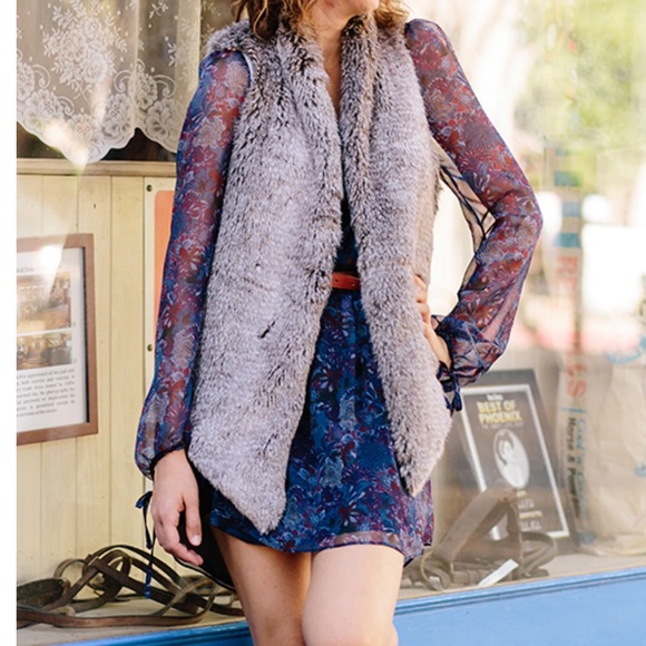 Tart Collection Faux Fur Vest - Picture 13 of 14